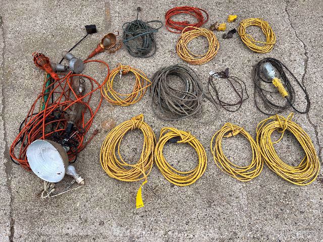 Assorted elec cords & trouble lights